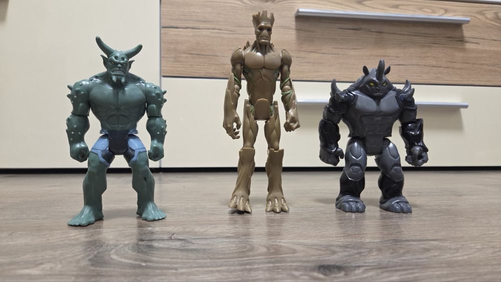 Іграшки супергерої Marvel