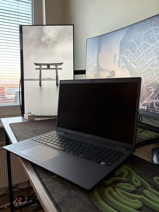 Laptop Dell latuide 3520