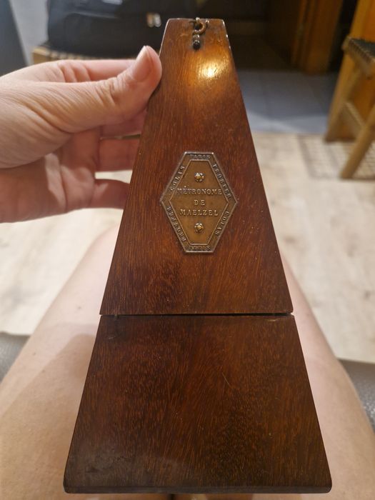 Vintage Metronome427692254791608325