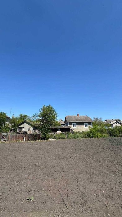 Будинок, господарство в с. Кисилів (кіцманський район) площею 47 м2.