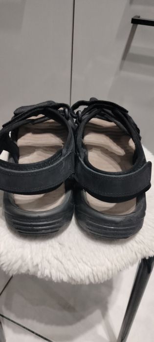 Nowe czarne sandały zdrowotne Scholl