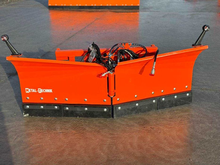 Duży solidny pług do śniegu strzałkowy EURO / TUZ METAL TECHNIK  NOWY