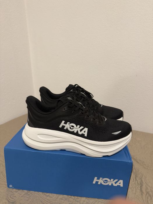 Hoka bondi 9 preto e branco 42