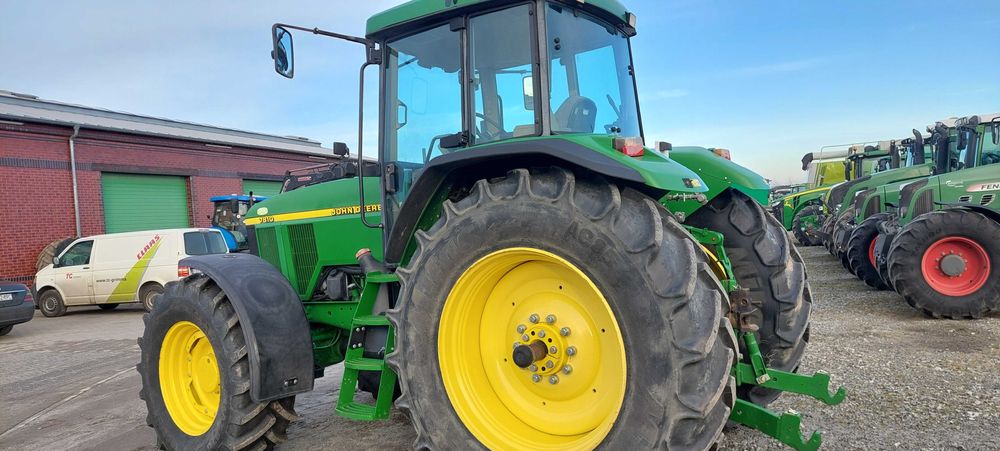 Ciągnik John Deere 7810