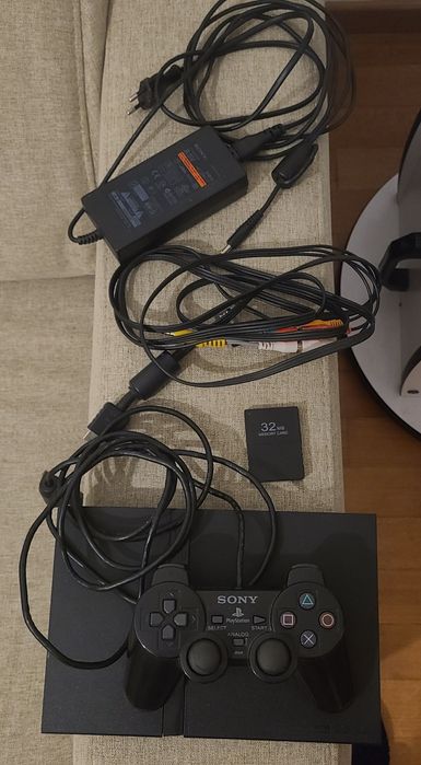 Playstation 2 slim + cartão de memória 32 mb + 6 jogos
