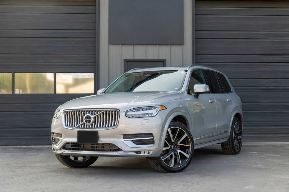 Volvo XC90 B6      2024