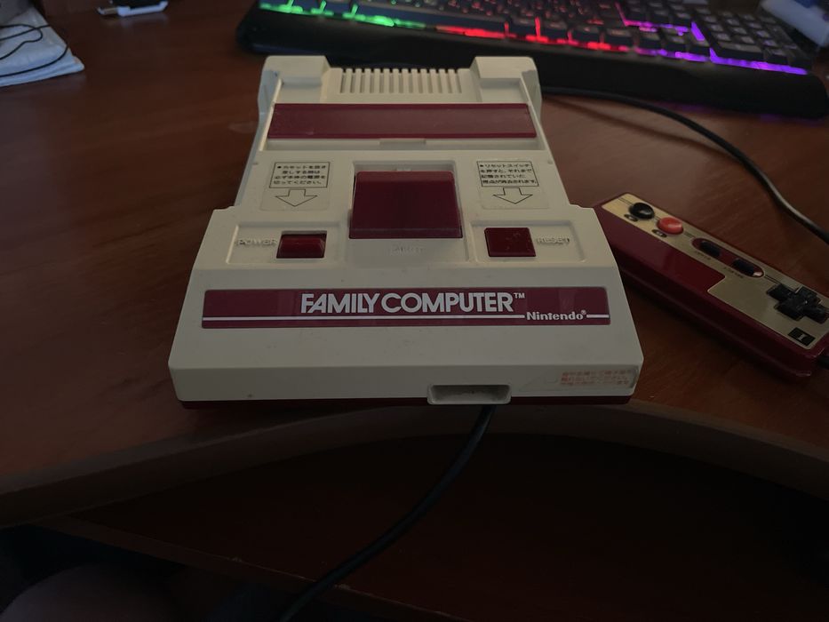 Продам Оригінальний Famicom