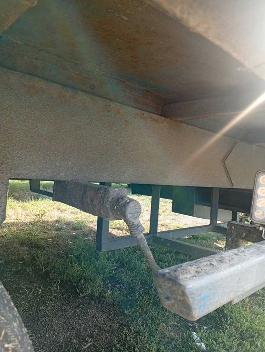 Przyczepa tandem zarejestrowana na resorach stan b dobry