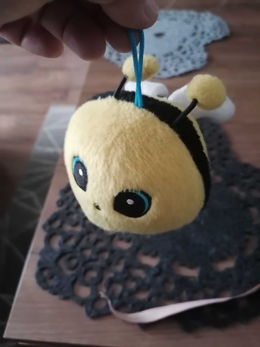 Pluszak pszczółka zawieszka