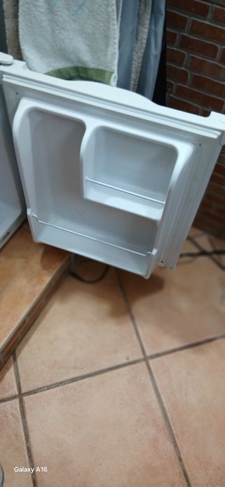 A Geladeira esta impecável.