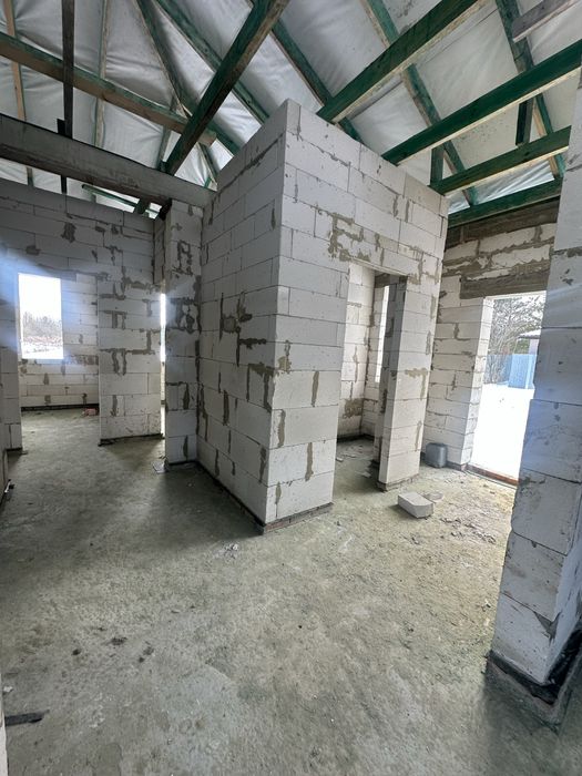 Продаж  сучасного будинку   в селі Озерце