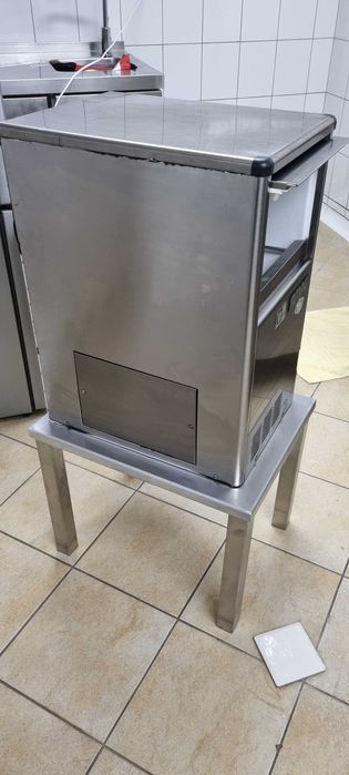 Sprzedam Kostkarkę do lodu