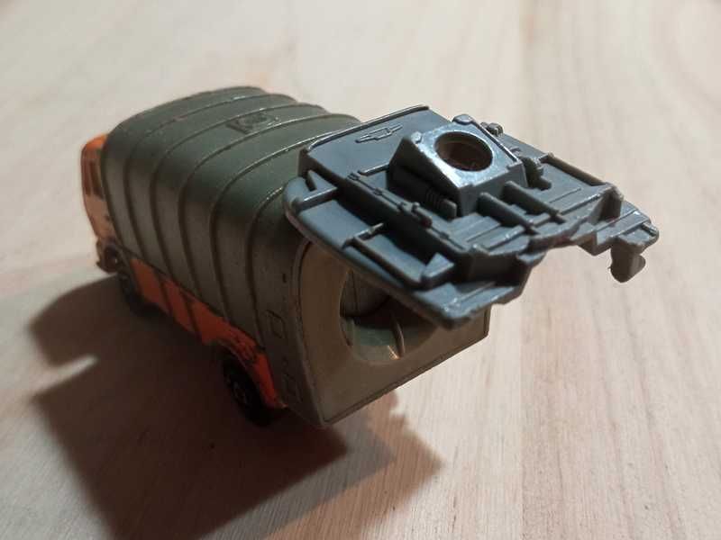Mercedes-Benz Garbage Truck - Majorette