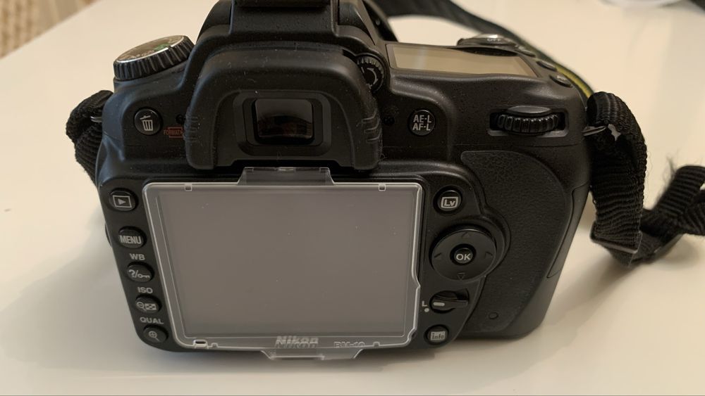 Nikon D90 дзеркальна фотокамера