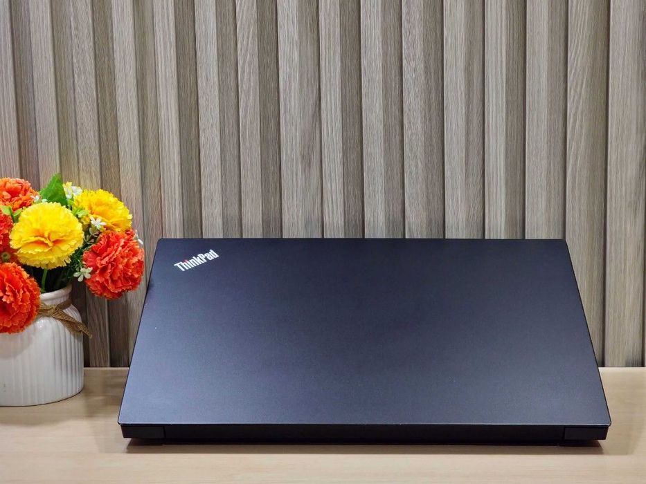 Lenovo Octacore 15.6" i5/16GB/385Nvme classe Profissional