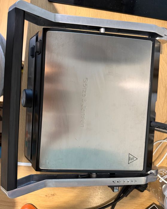 Grill elektryczny GÖTZE & JENSEN GL6OIX