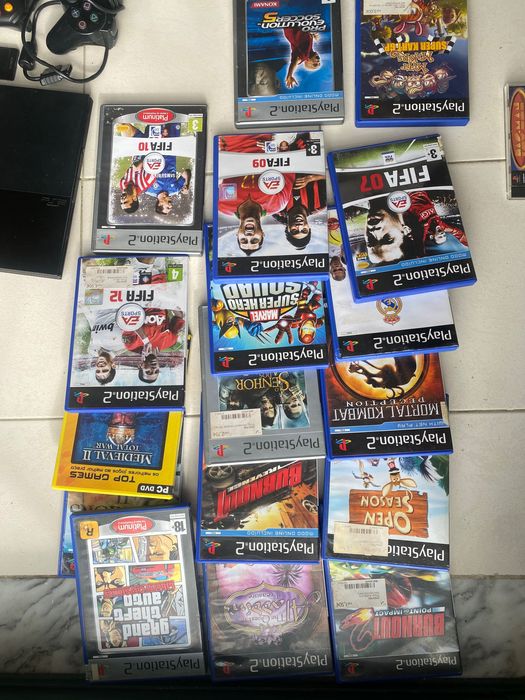 PS2 Slim (PlayStation 2) + 4 Comandos + 17 Jogos + TV Oferta!
