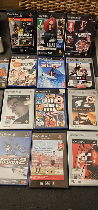 PlayStation 2 Fat (PS2) + 2 Comandos + Lote de 18 Jogos (GTA, Tekken,