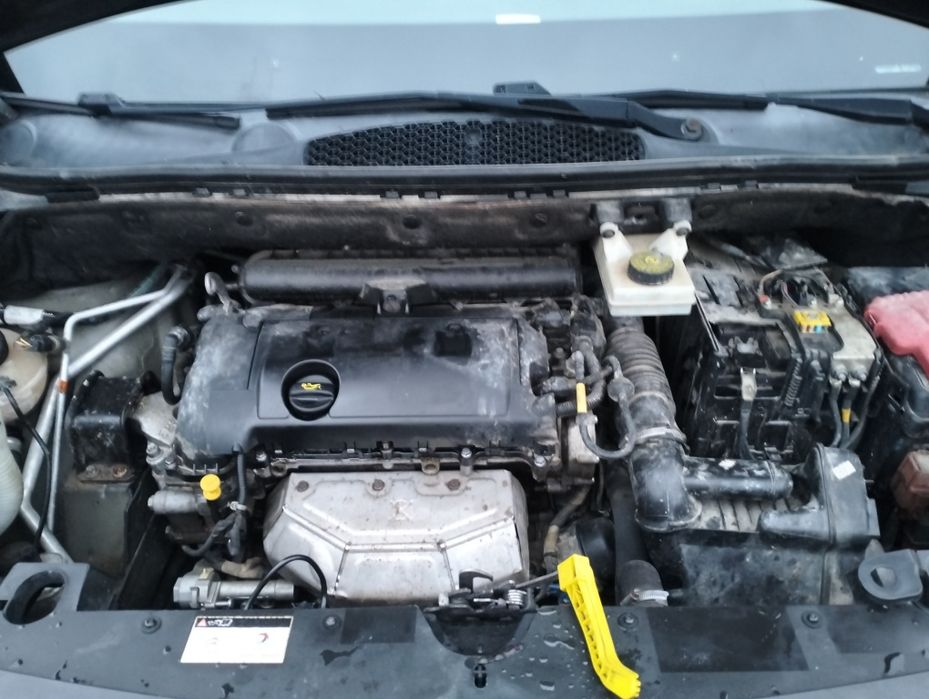 Citroen Berlingo 1.6 benzyna Multispace uszkodzony silnik 6200zl.
