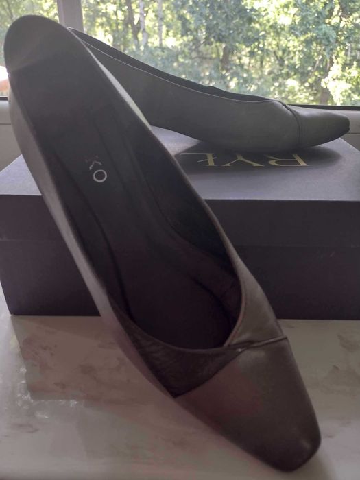 Czółenka skórzane, oliwkowe