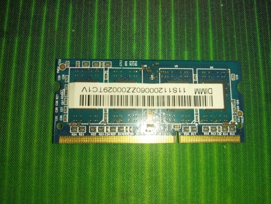 Продам плашку оперативной памяти на 2gb ddr 3