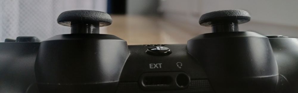 Dualshock 4v2, pad do ps4 z Media Markt