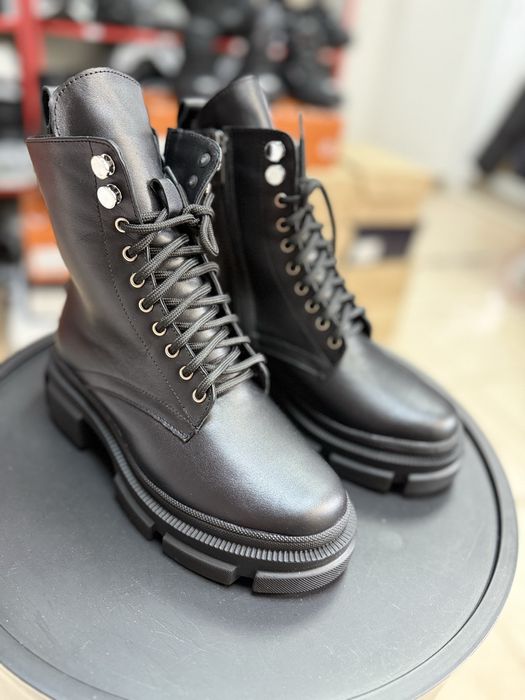 Шкіряні жіночі черевики. Виробник Україна