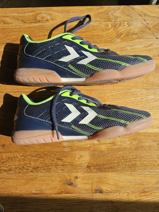 Adidasy Hummel. Buty halowe