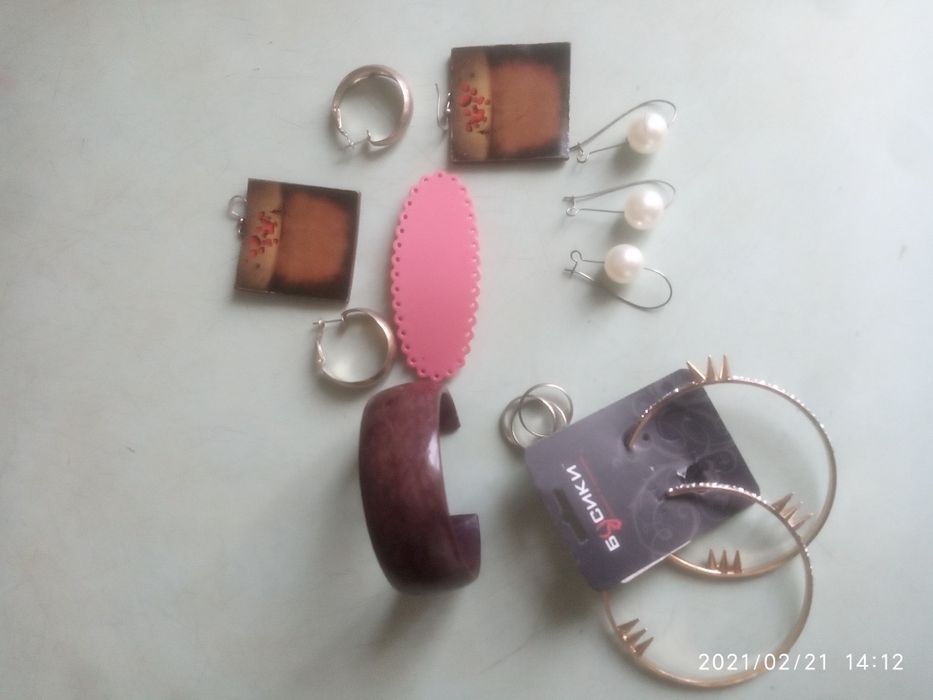 Бижутерия и косметичка