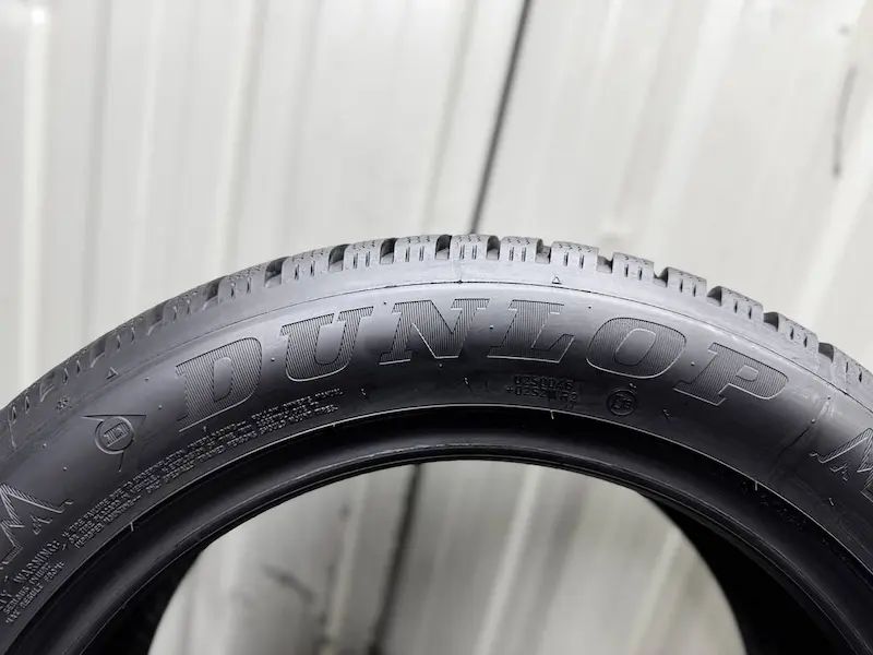 Шини бу 215 55 R17 Dunlop Winter Sport 5