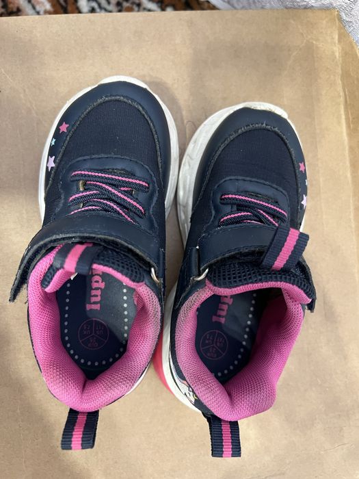 Кросівки на дівчинку, 25 розмір,