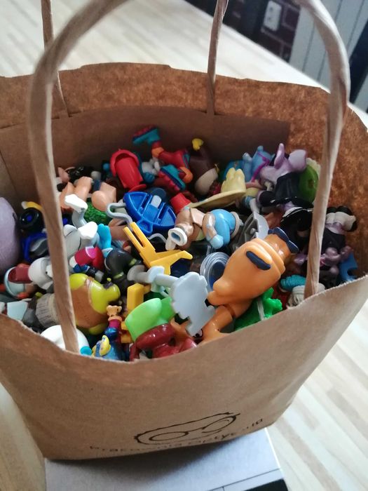 Zabawki z Kinder jajek -mix