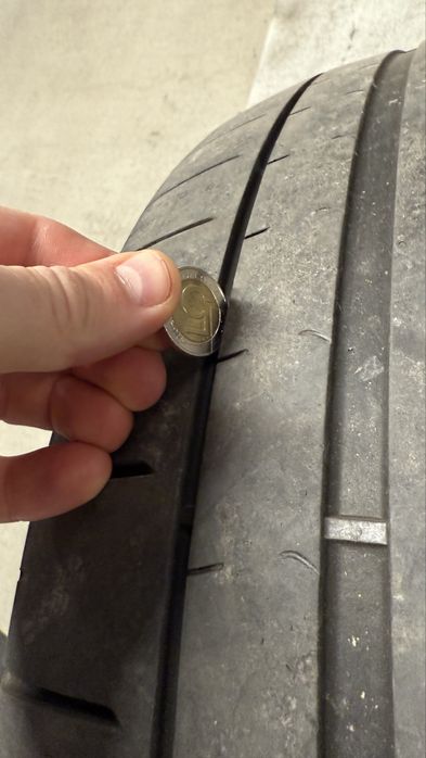 opona Pirelli 245/40/19 Mercedes MO