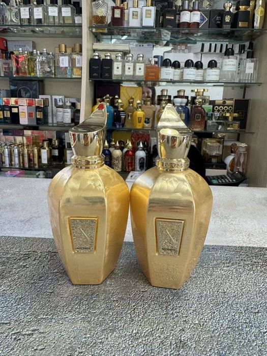 Пусті флакони від нішевої парфумерії, лійки для розпиву парфумів