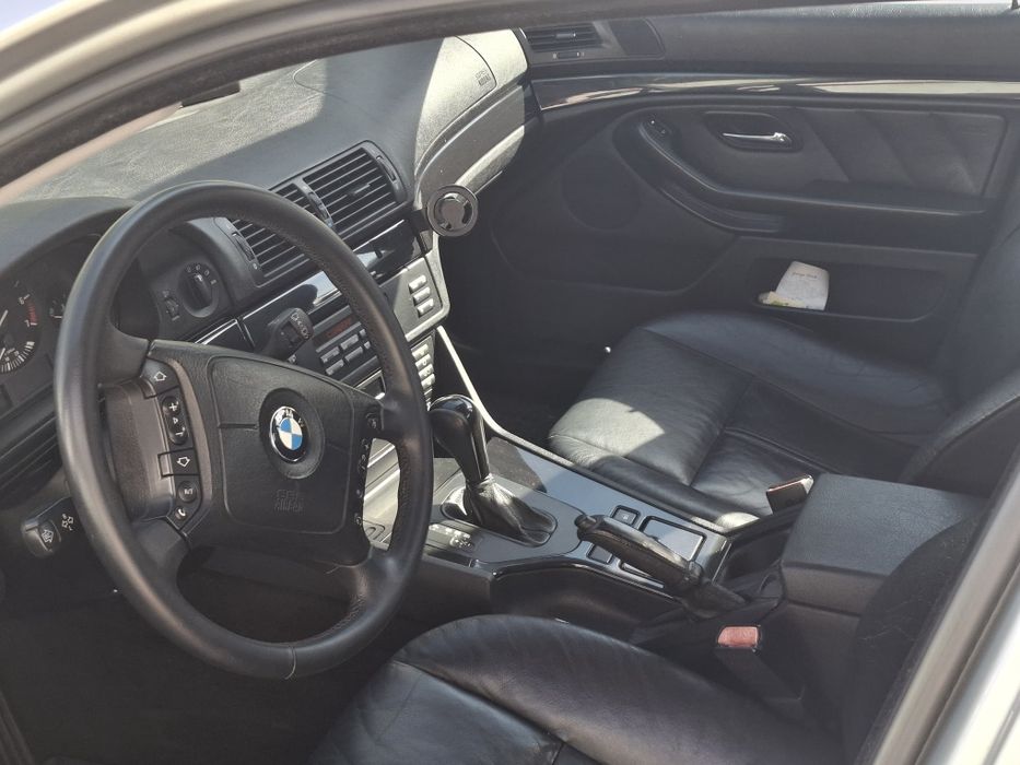 BMW série 528I auto