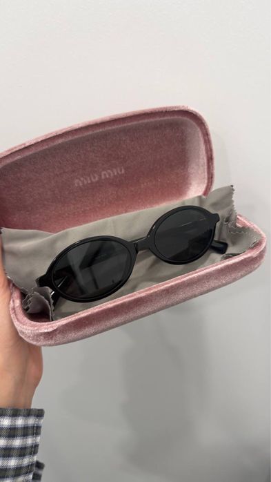 Очки солнцезащитные Miu Miu  13 000 грн
