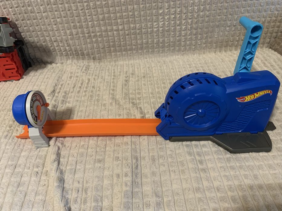 Пускатель для машинок Hot Wheels