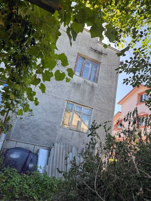 Продається півособняк у с. Опришівці по вул. Зразкова (11)
