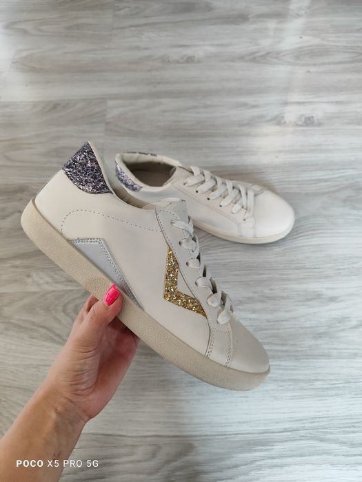 Beżowe buty sportowe damskie eko skóra 40