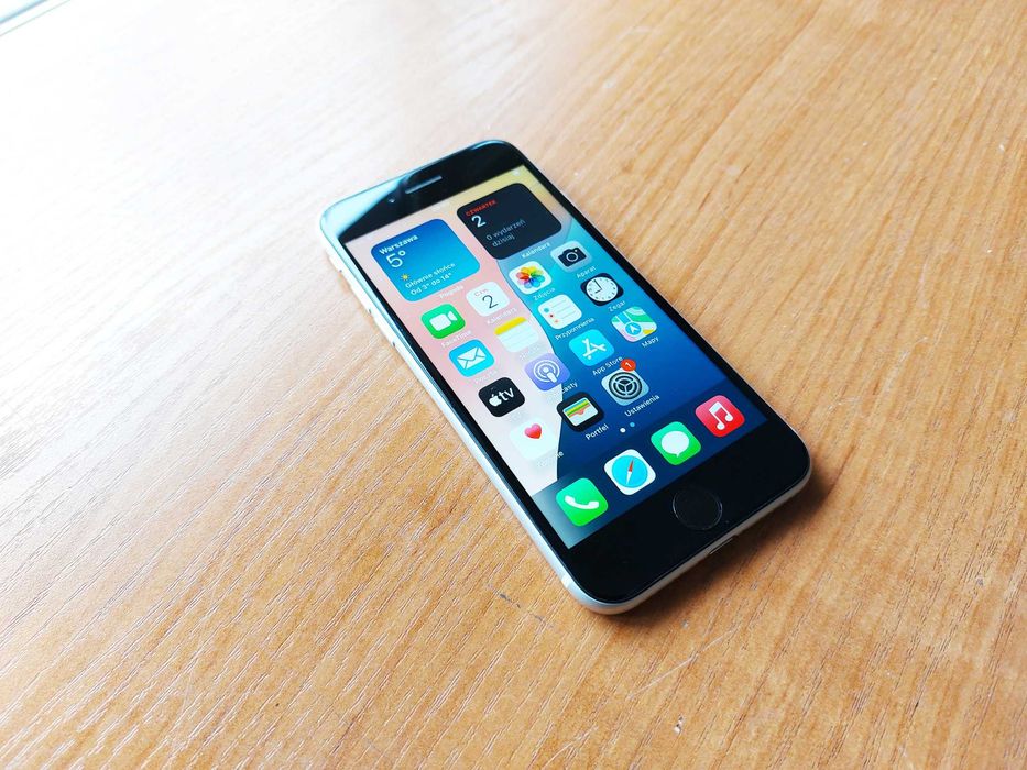 Smartfon Telefon Apple iPhone SE 2020 3GB/64GB (A01)