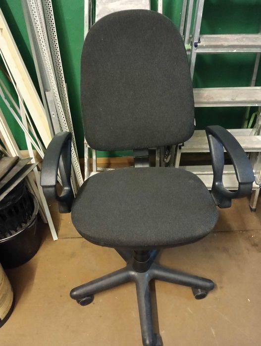 Кресло офисное продам