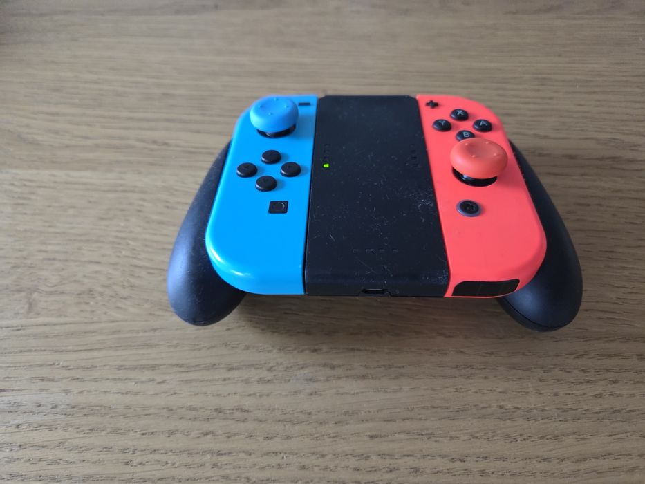 Conjunto Nintendo switch com vários acessórios oficiais