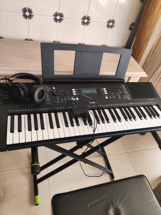 Teclado yamaha SR-E373 como novo