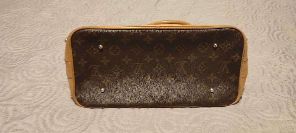 torebka kuferek z emblematem Louis Vuitton