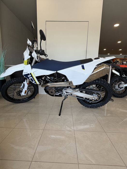 Husqvarna 701 zero km - para entrega imediata