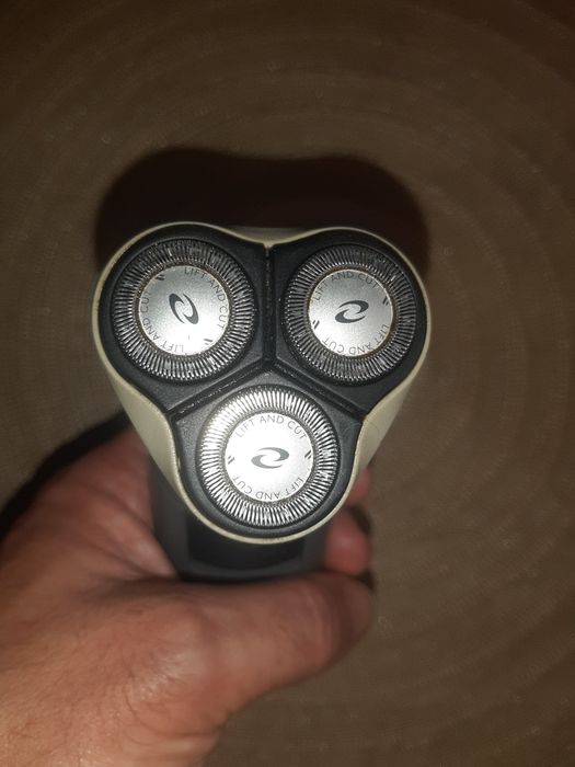 Електробритва Philips HQ 6900