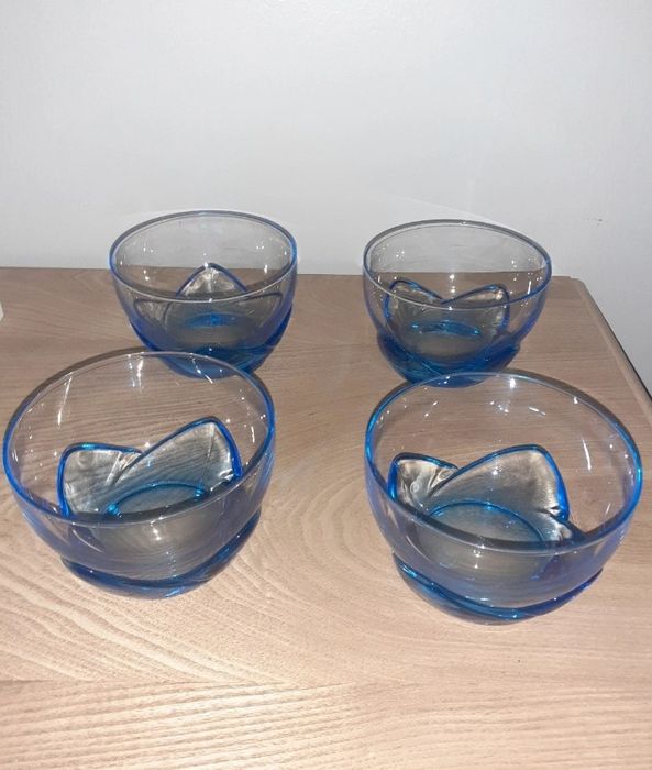 Conjunto de 4 taças azuis
