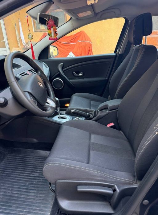 Renault Megane III 2010, економне авто