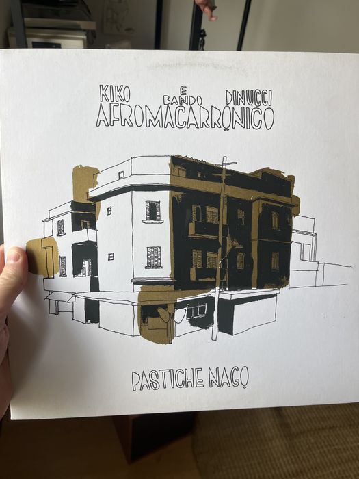 Kiko Dinucci & Bando Afromacarrônico – Pastiche Nagô