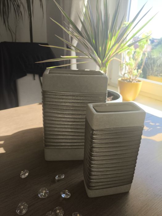 Dwa wazony ceramiczne, używane